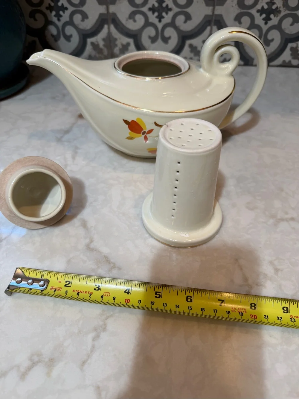 RARE VINTAGE HALL CHINA “ALADDIN TEAPOT- “AUTUMN LEAF PATTERN- EUC